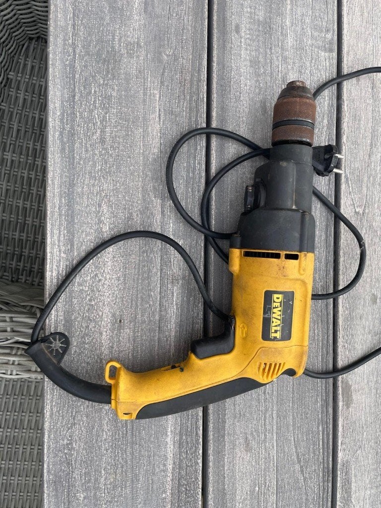 boormachine DeWalt, Ophalen of Verzenden, Gebruikt, 600 watt of meer, Boormachine