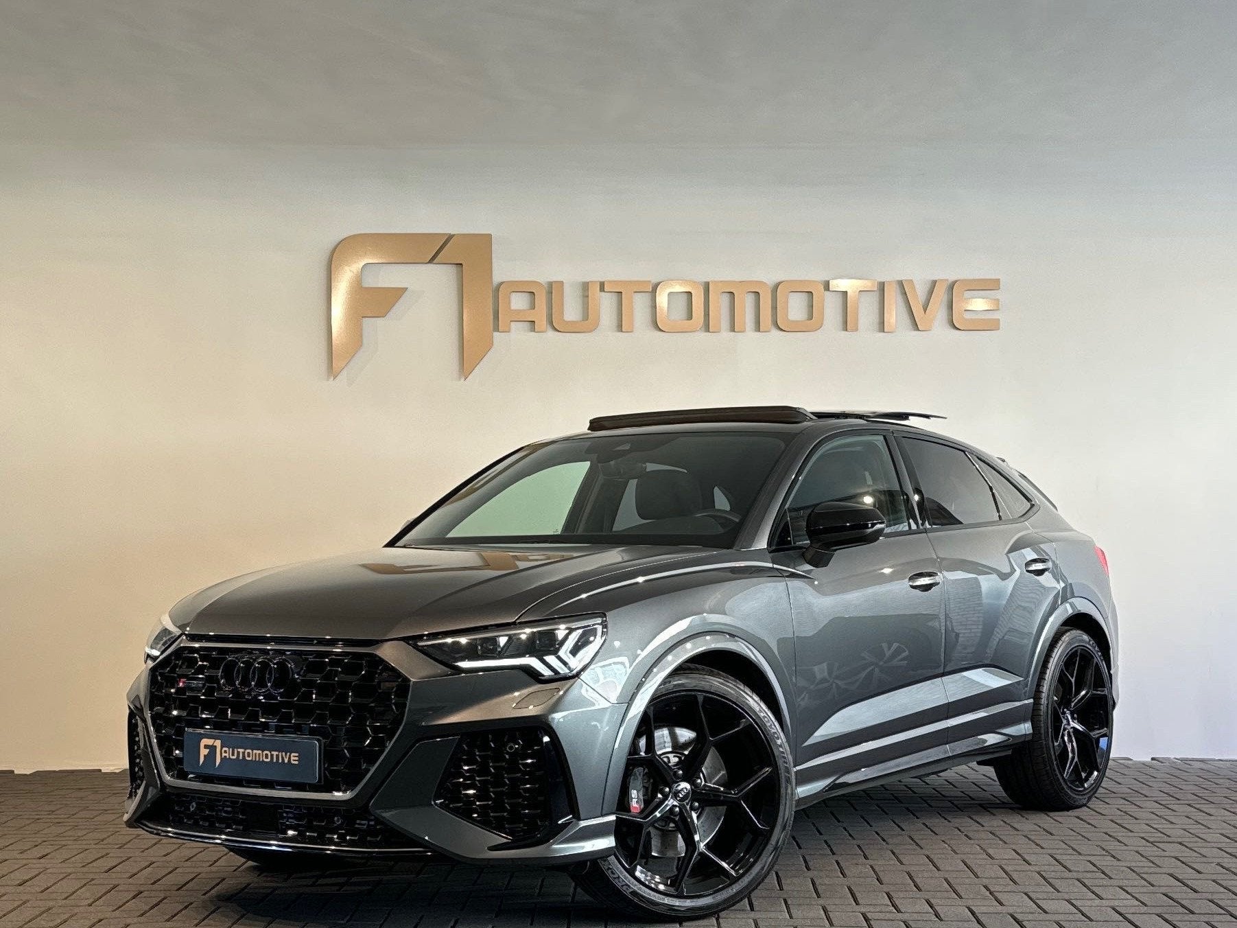 Audi RSQ3 Sportback 2.5 TFSI Quattro Pano|B&O|Keyless|Sfeer, Automaat, Gebruikt, 1675 kg, 11 km/l