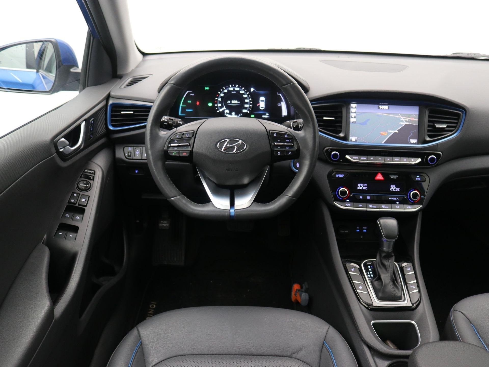 Hyundai IONIQ 1.6 GDi Premium Automaat / Hybride / Adaptieve, Auto's, Gebruikt, 2 kWh, Blauw, Origineel Nederlands