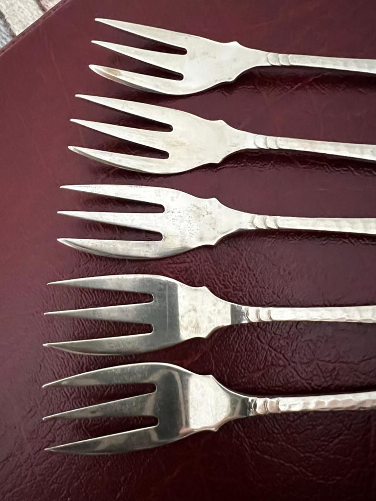 Set van 5 vintage gebaksvorkjes - GÉBÉ- “ gehamerd”, Ophalen of Verzenden