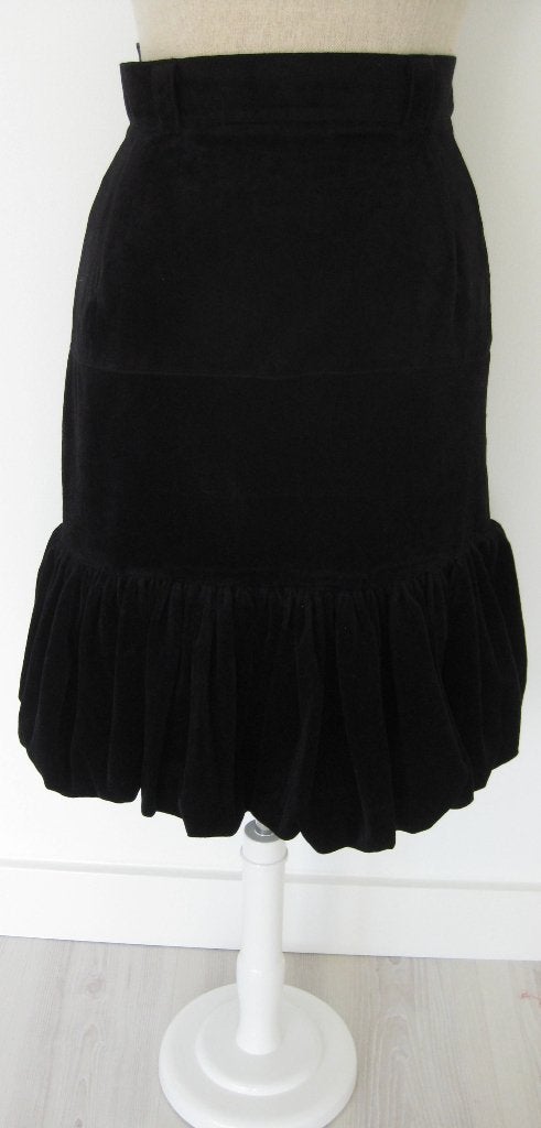 Rok / Rokje / Ballonrok zwart fluweel maat 38, Kleding | Dames, Rokken, Maat 38/40 (M), Zwart, Ophalen of Verzenden, Zo goed als nieuw