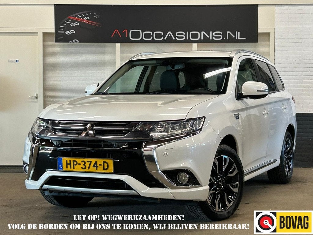 Mitsubishi Outlander 2.0 PHEV instyle + LEDER + STOELVERWARM, Auto's, Mitsubishi, Bedrijf, Te koop, Outlander, 360° camera, 4x4