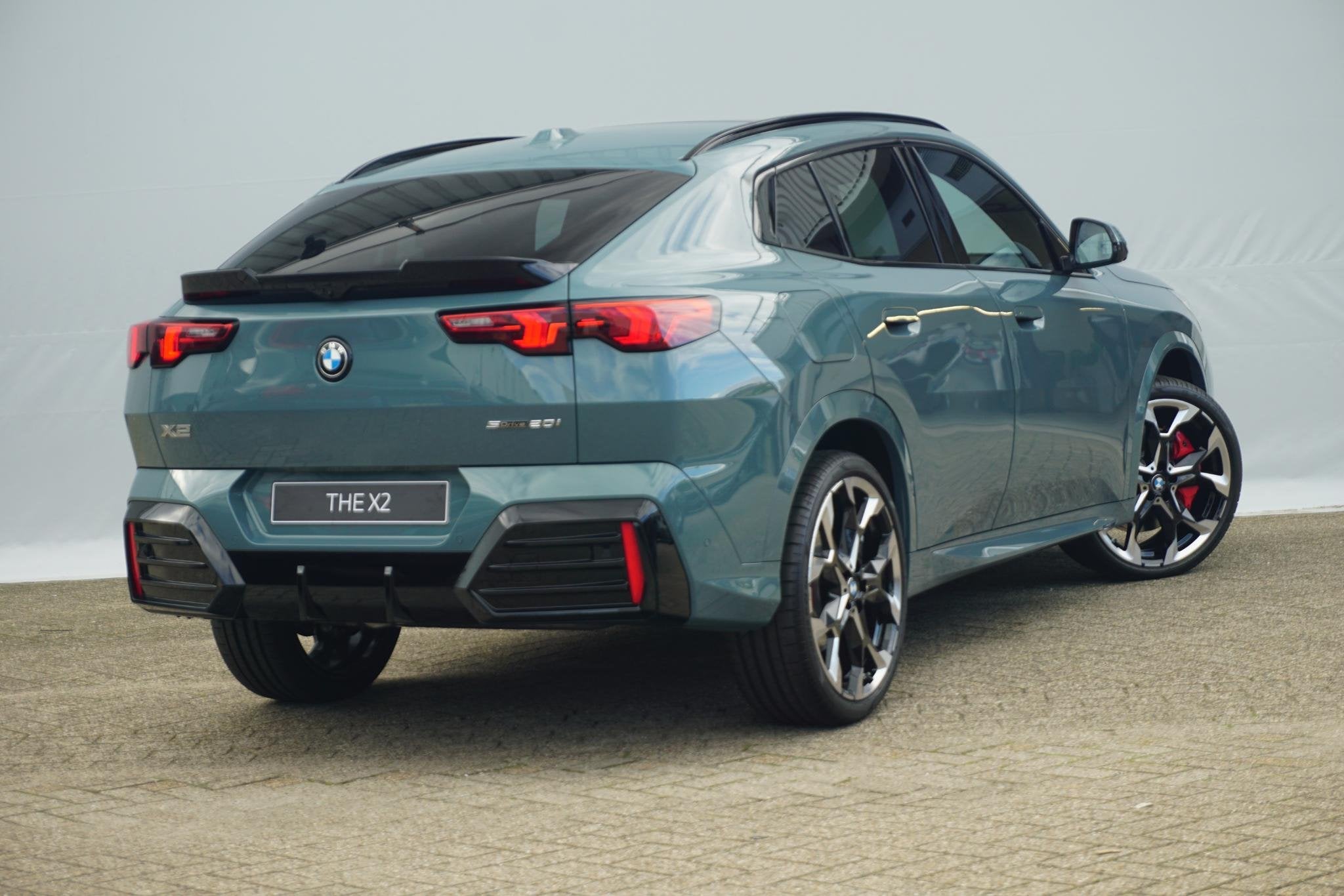BMW X2 sDrive20i | M Sportpakket Pro | Innovation Pack | Sho, Auto's, BMW, 156 pk, 1545 kg, Bedrijf, Nieuw