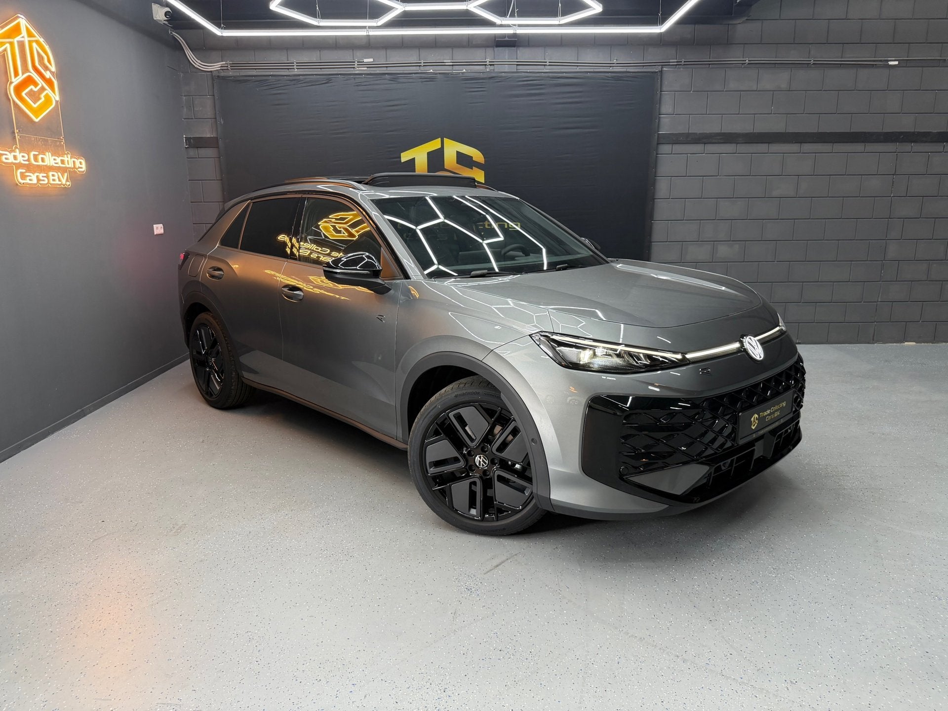 Volkswagen T-ROC 1.5 eTsi R-Line First Edition Pano-IQ-KEYLE, 1374 kg, 730 kg, 1498 cc, 4 cilinders