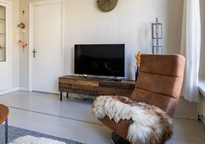 Design TV meubel houtlook, Huis en Inrichting, Kasten | Televisiemeubels, Ophalen, 150 tot 200 cm, Zo goed als nieuw, Minder dan 100 cm