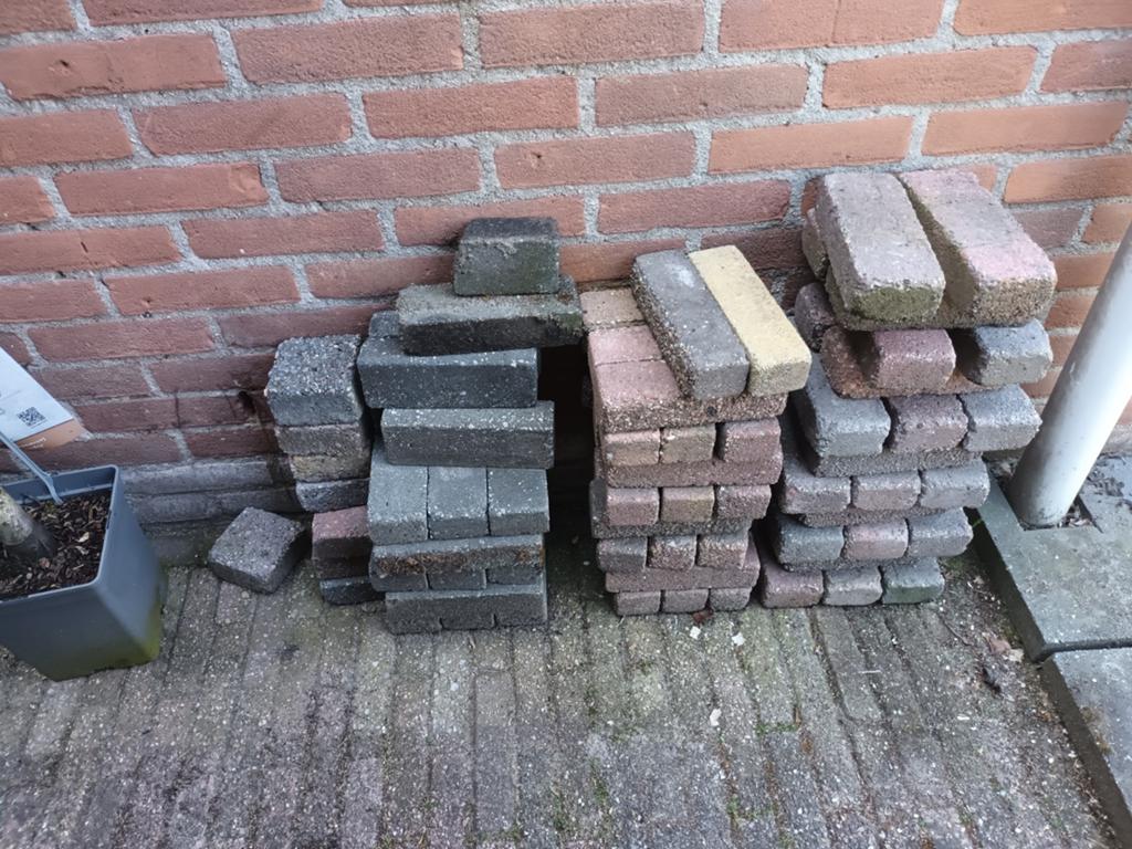 Diverse stenen/steentjes *Gratis*, Ophalen, Gebruikt, Beton, Klinkers