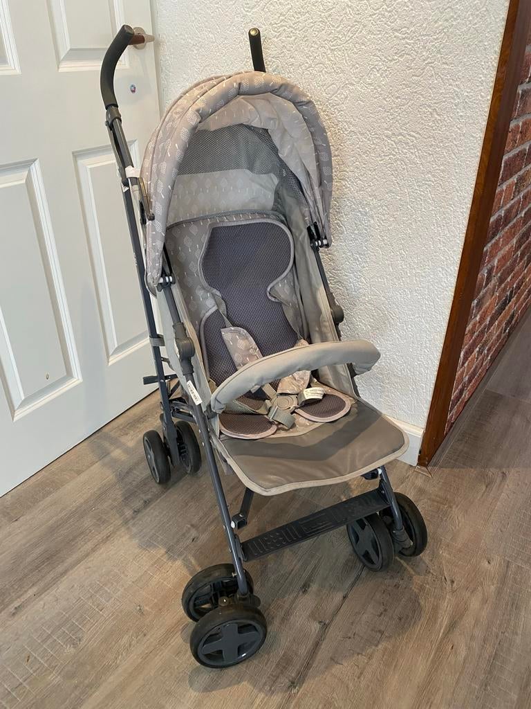 Grijze buggy met zonnekap en verstelbare rugleuning, Ophalen of Verzenden, Gebruikt, Overige merken, Verstelbare rugleuning