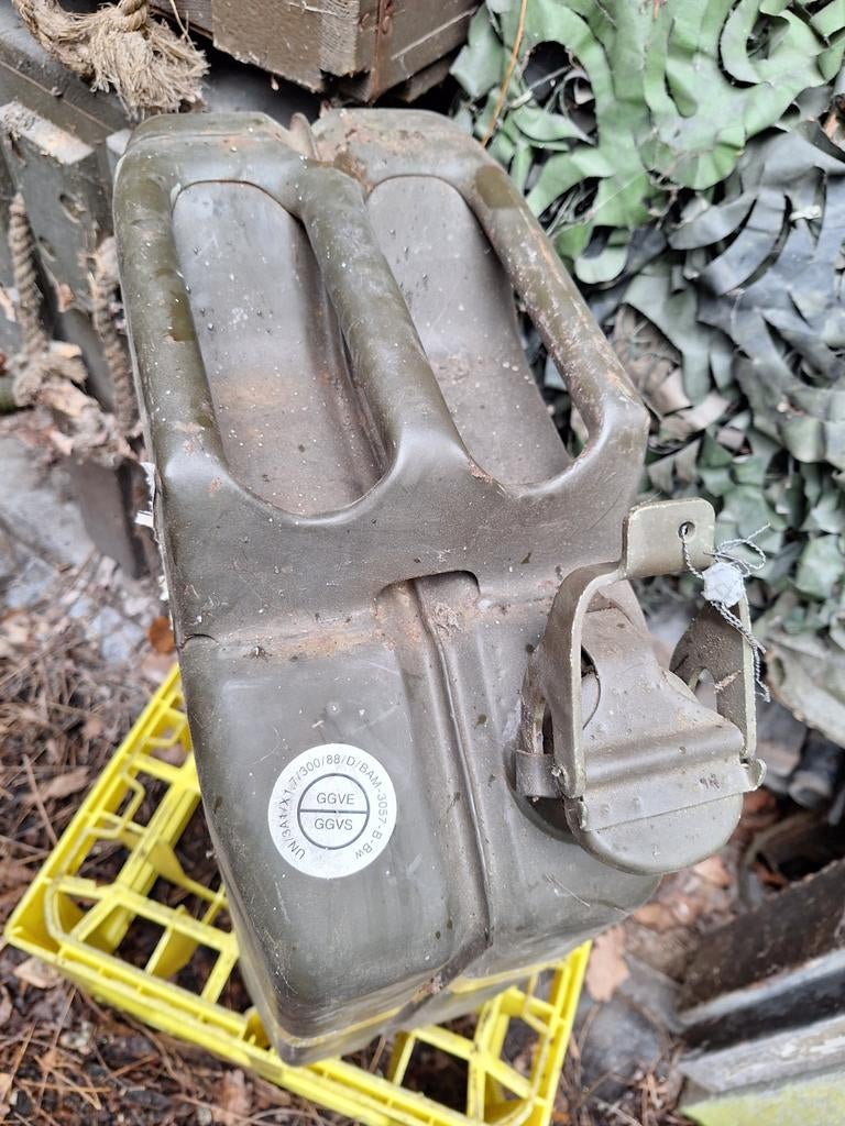 Jerrycan, Ophalen