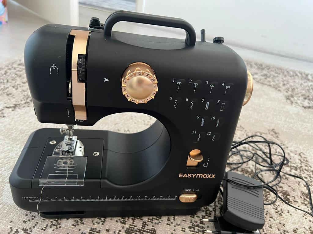 Easymaxx Naaimachine Zwart/Goud - Zo goed als nieuw, Ophalen, Zo goed als nieuw, Naaimachine, Overige merken
