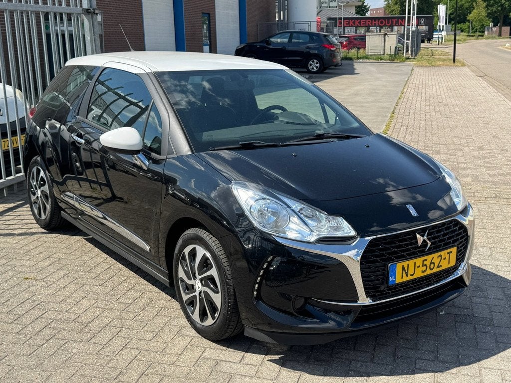 Citroen DS3 1.2 PureTech Chic 82PK! NL AUTO NAP! 2e eigenaar, Voorwielaandrijving, Stof, Gebruikt, 1199 cc