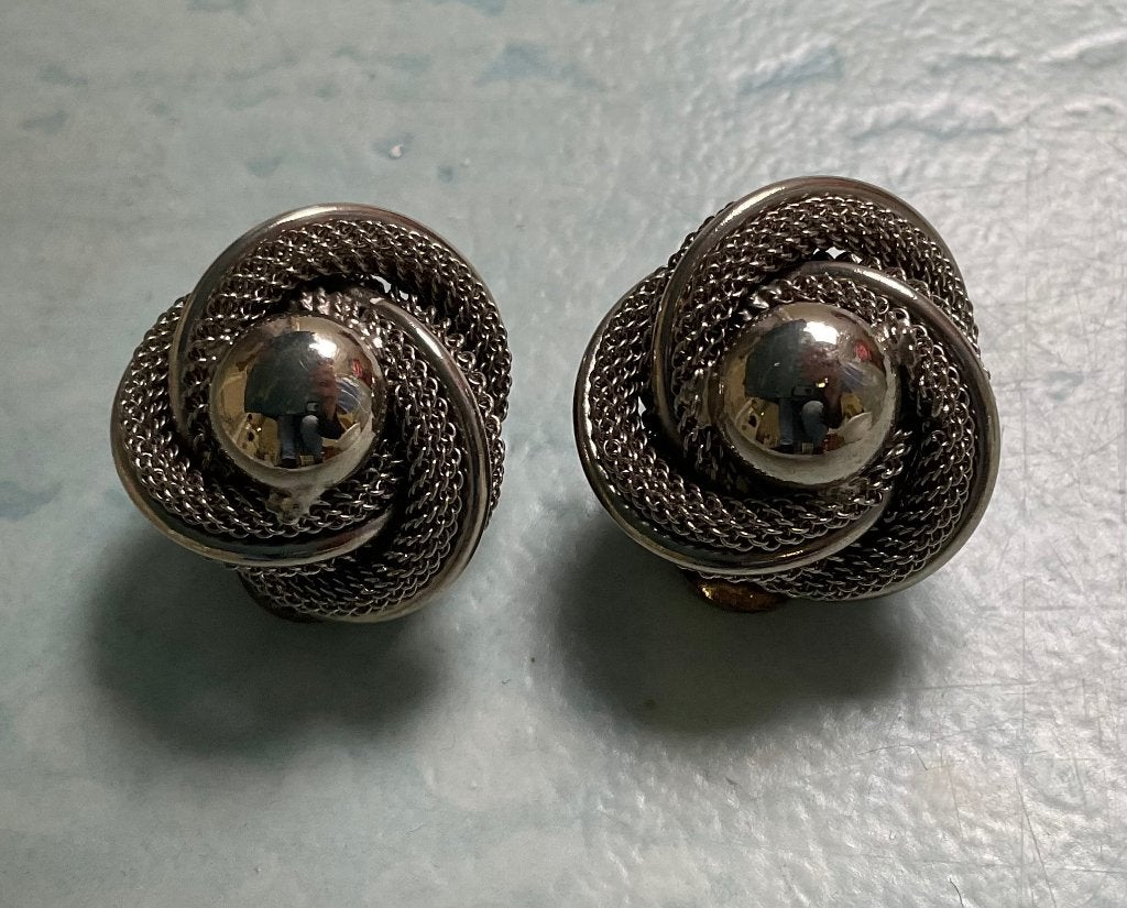 Vintage clip oorbellen clips retro knot knopen zilverkleurig, Overige materialen, Ophalen of Verzenden, Zo goed als nieuw, Knopjes of Stekers