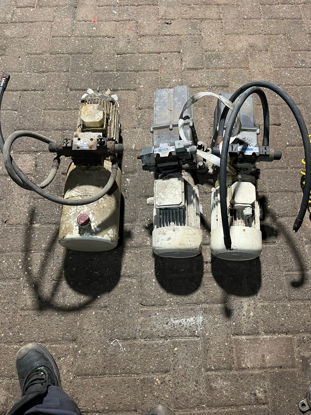 Hydraulische pompen met motoren - 3 stuks, Ophalen, Elektromotor