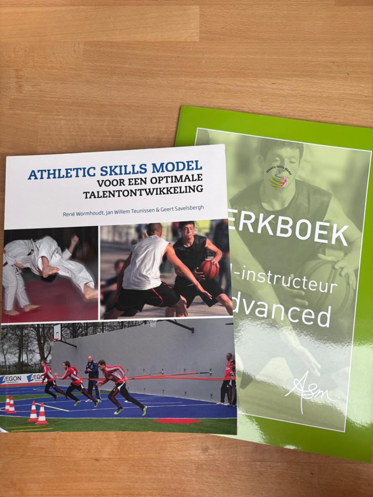 Rene Wormhoudt - Athletic skills model, Rene Wormhoudt; Jan Willem Teunissen; Geert Savelsbergh, Ophalen of Verzenden, Zo goed als nieuw