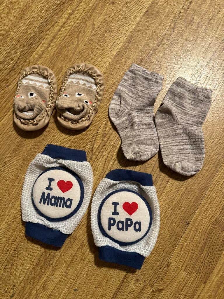 Babyslofjes, sokjes en kniebeschermers set, Ophalen of Verzenden, Gebruikt, Jongetje of Meisje, Slofjes