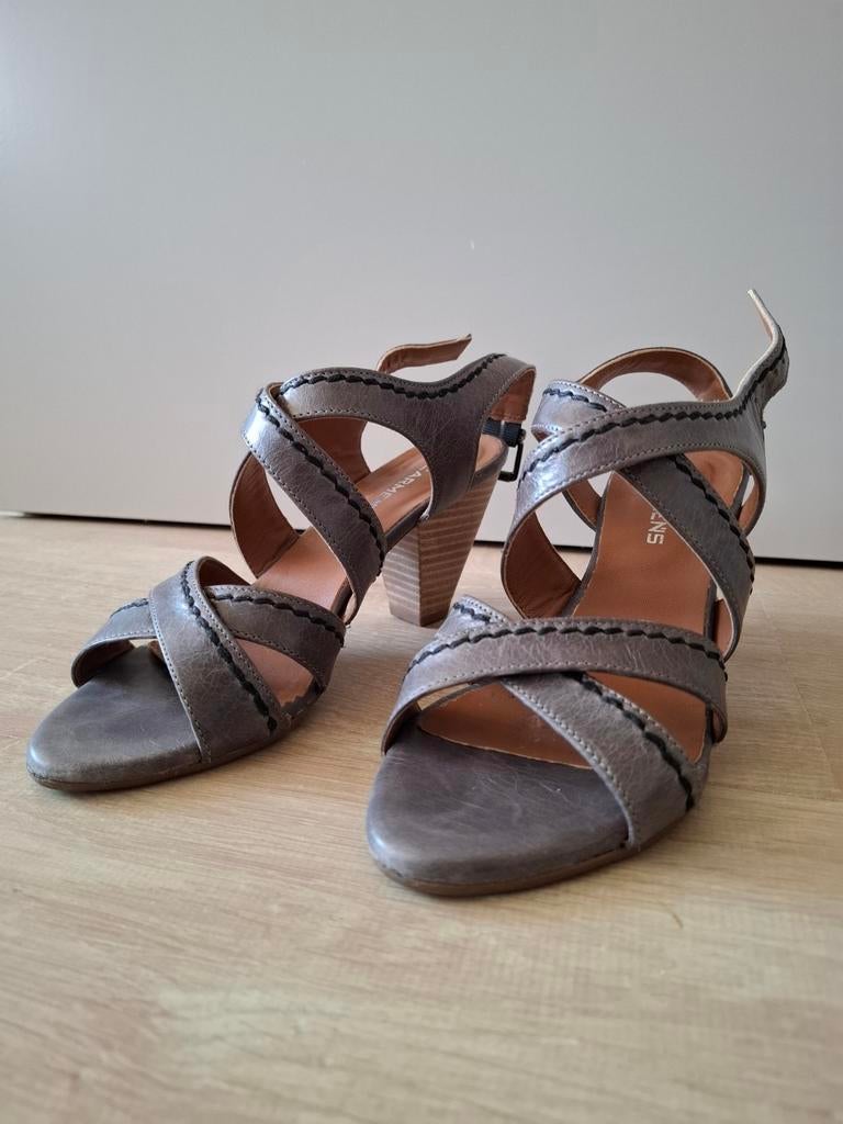 Grijze open schoenen met hak, Free, Ophalen of Verzenden, Zo goed als nieuw