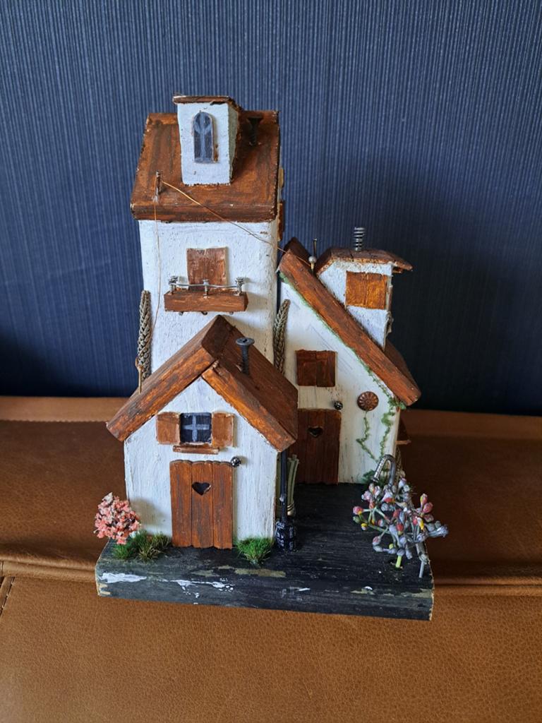 Uniek handgemaakt diorama van huisjes, Ophalen of Verzenden, Zo goed als nieuw, Groter dan 1:35, Diorama
