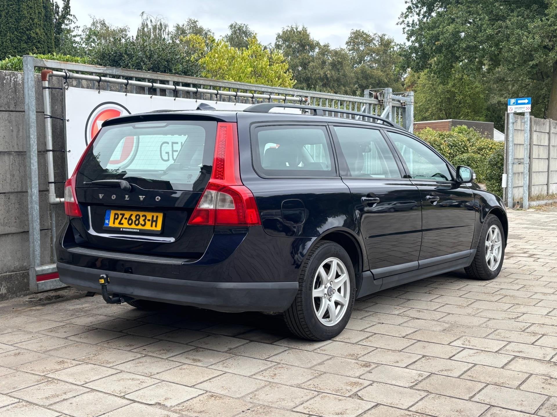 Volvo V70 Youngtimer 231PK Nieuwe APK Grote beurt, Zwart, Blauw, 2521 cc, Automatische klimaatregeling