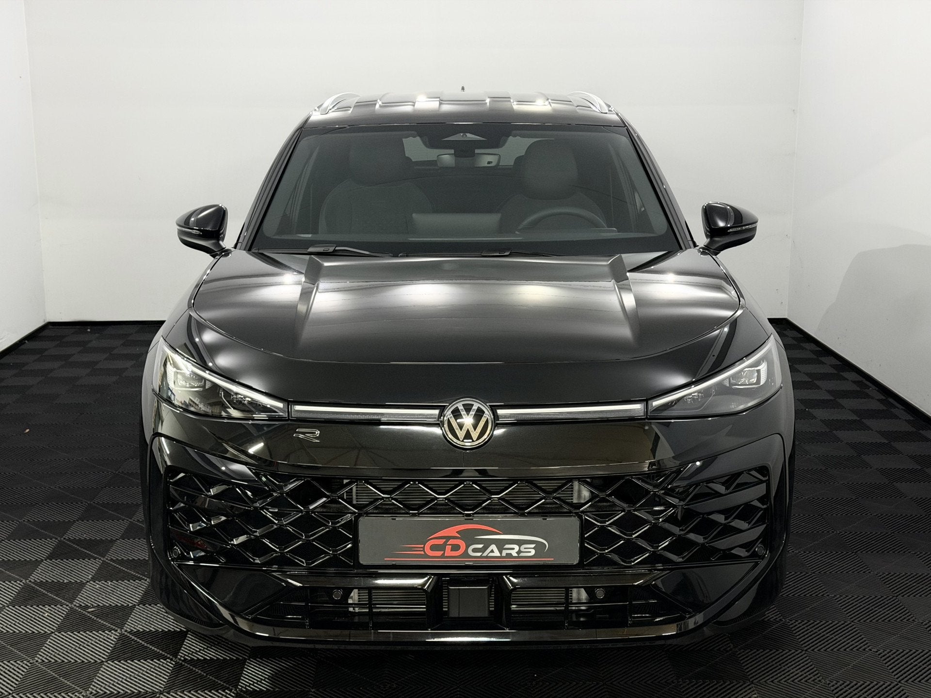 Volkswagen T-Roc 1.5 TSI e R-Line Edition Nieuwe model!, Cam, Auto's, 1258 kg, 4 cilinders, Leder en Stof, Zwart