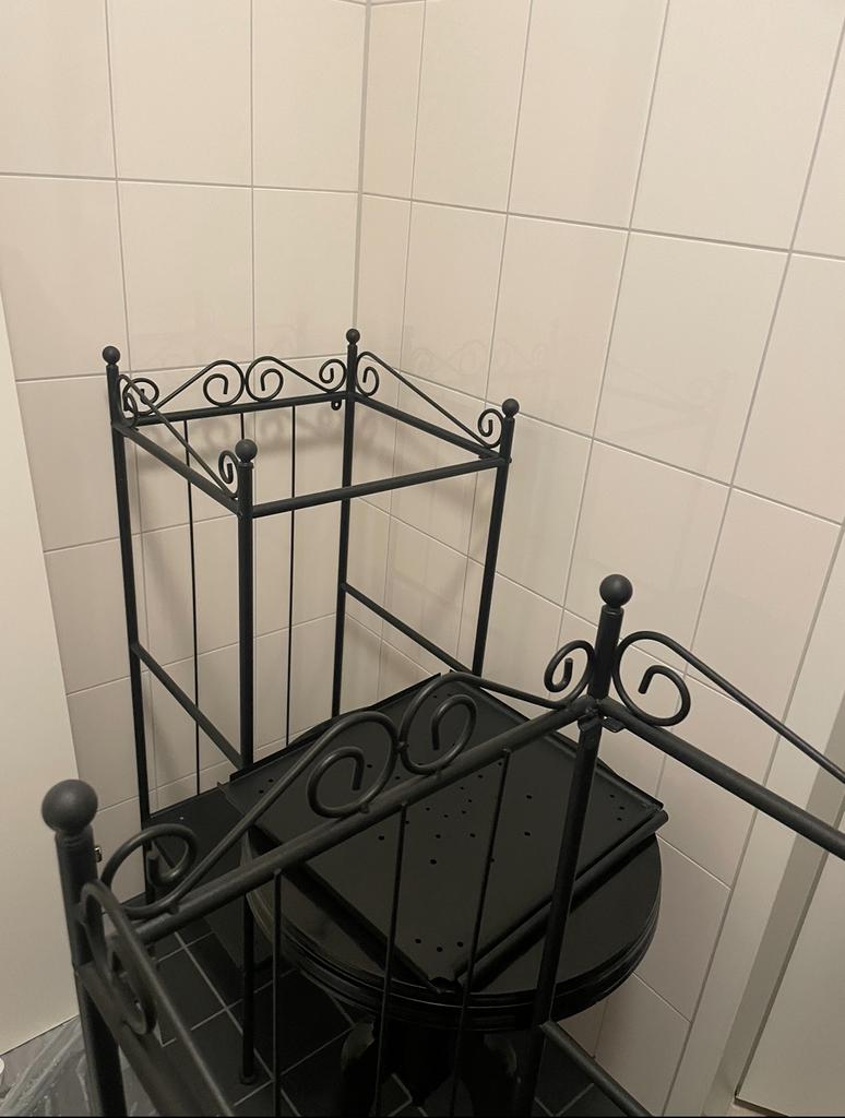 Ikea badkamer stellingen 2x, Ophalen, Zo goed als nieuw