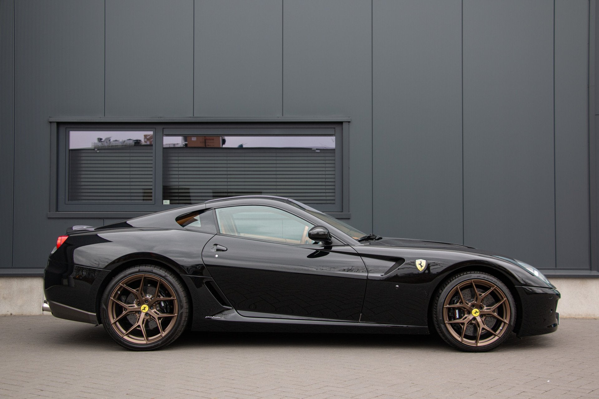 Ferrari 599 6.0 GTB V12 F1 | Carbon | Bose | PPF Folie | Dea, Automaat, 5999 cc, Achterwielaandrijving, Gebruikt