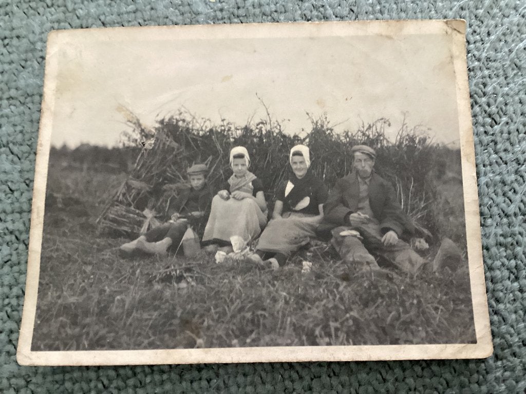 Zeeland. Klederdracht . Foto. Westkapelle, Ophalen of Verzenden, 1920 tot 1940, Ongelopen, Zeeland