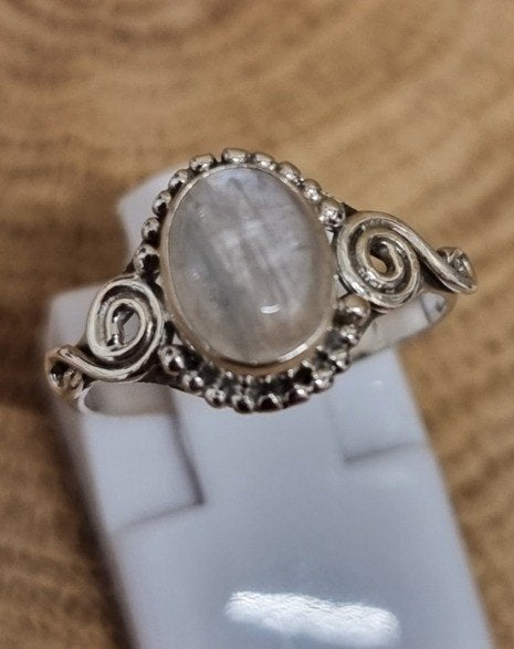 Echt zilveren ring met Maansteen, maat 16, Nieuw, Ophalen of Verzenden, Kleiner dan 17, Dame