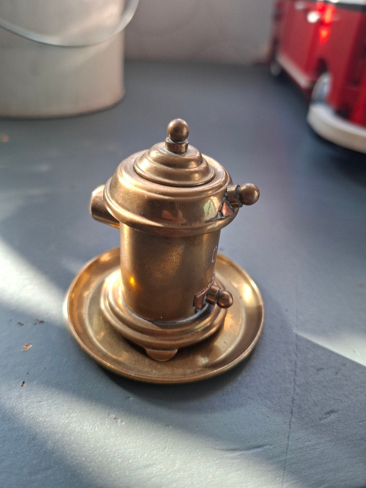 Antieke koperen miniatuur kachel met schotel, Antiek en Kunst, Ophalen