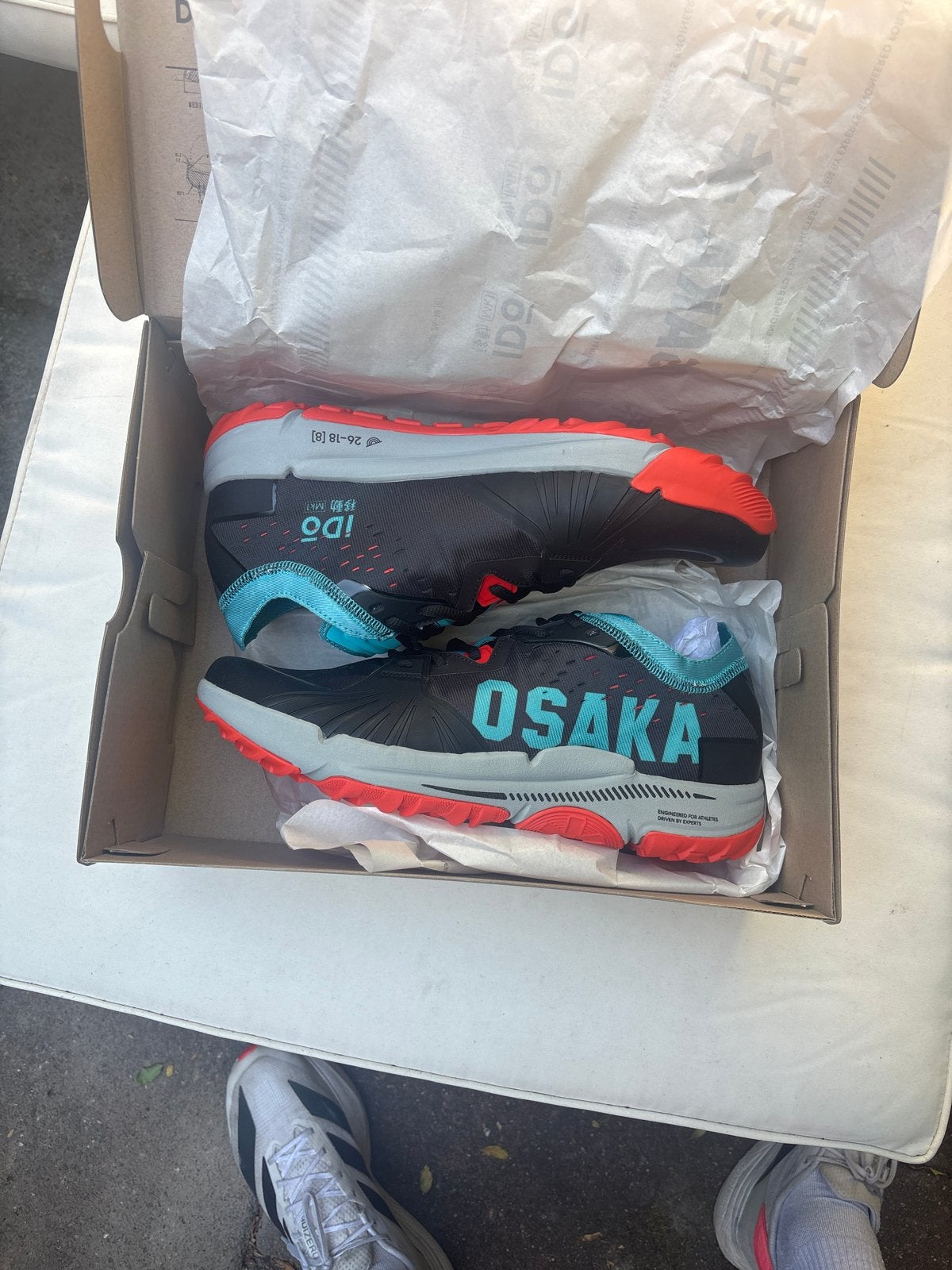 Nieuwe OSAKA  hockeyschoenen maat 44,5 (gloednieuw in doos), Ophalen of Verzenden, Nieuw, Zwart, Sneakers of Gympen
