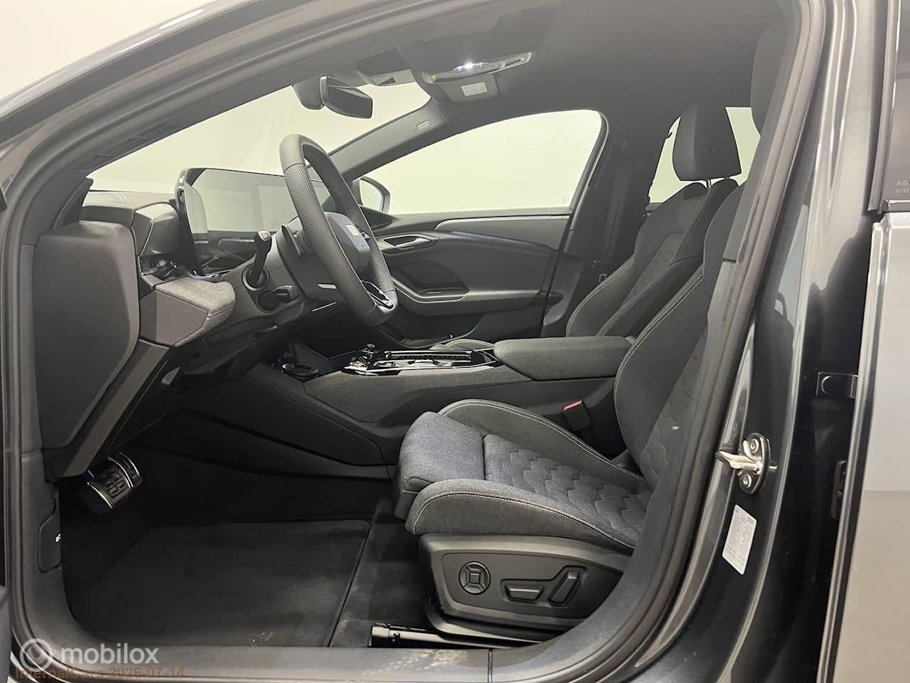 Audi A6 Avant e-tron S edition 83 kWh, trekhaak, Auto's, Automaat, Dealer onderhouden, Gebruikt, Parkeercamera