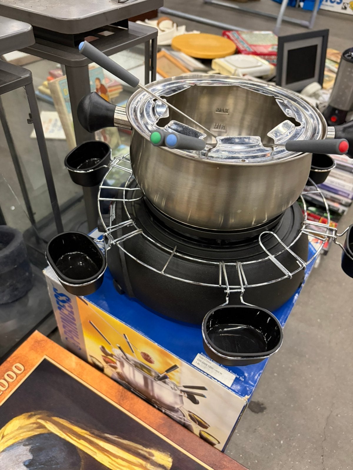 Electrische fondue pan met saus bakjes en 8 vorkjes, Ophalen of Verzenden, Nieuw, Elektrisch, Fondueset