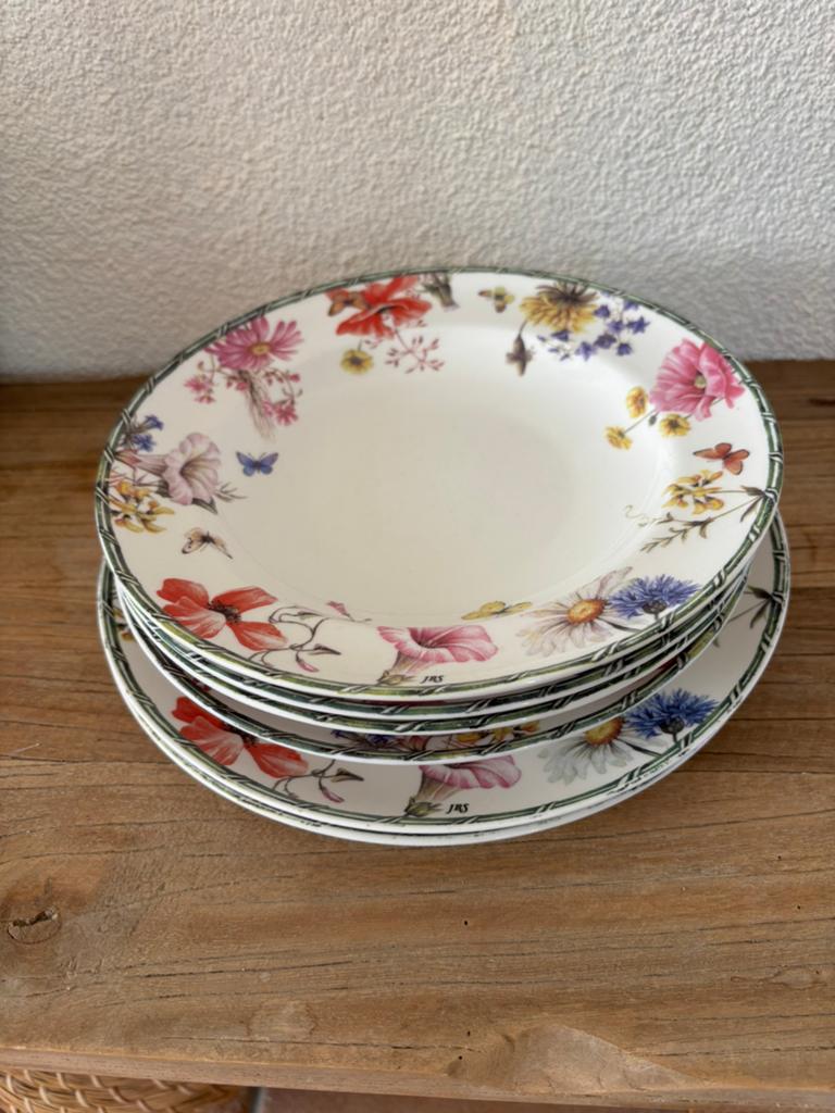 6 borden. 4 diepe en 2 platte borden., Ophalen of Verzenden