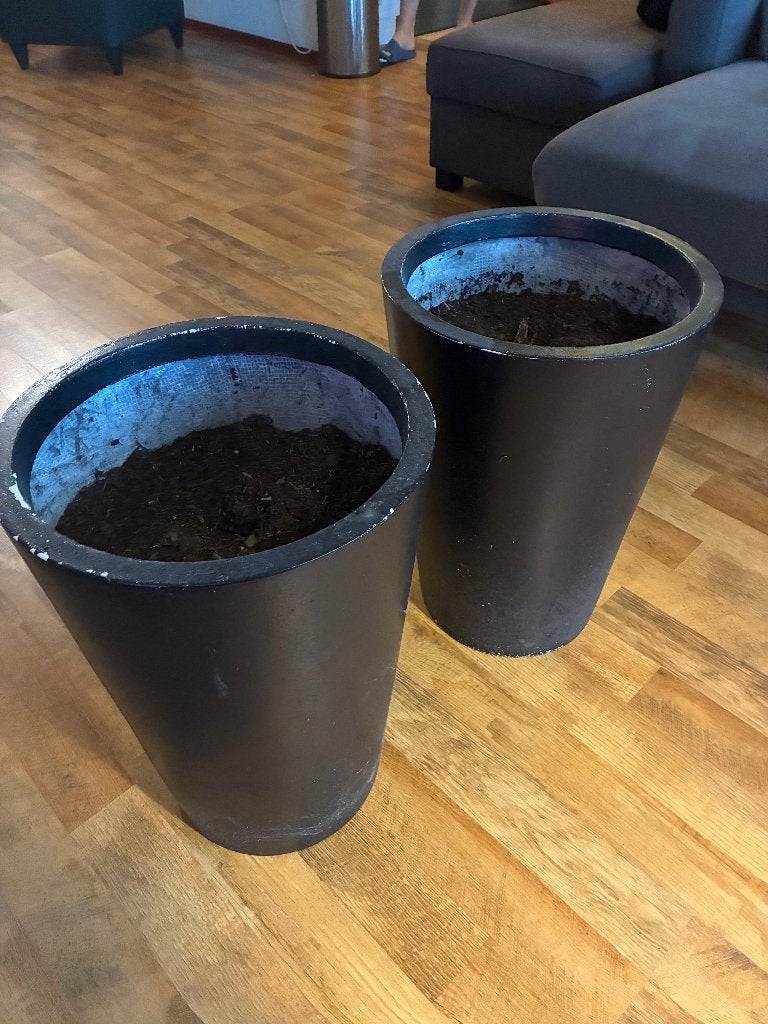 Grote plantenpotten met aarde (70x40cm) 30€ voor allebei, Ophalen, Steen, Minder dan 60 cm, Rond