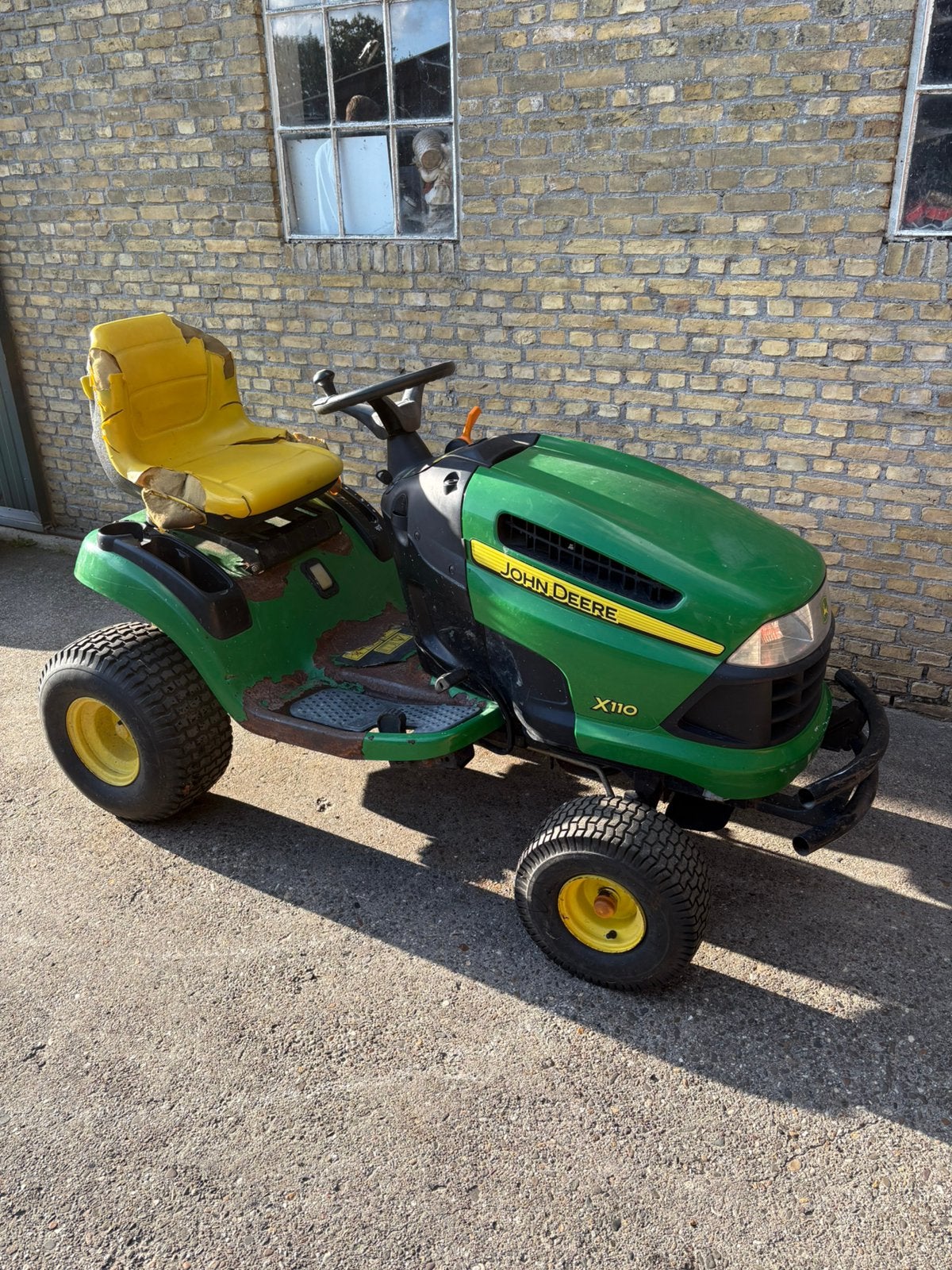 John deere X110 zitmaaier tuintrekker hydrostaat OPKNAPPER, John Deere, Gebruikt, Elektrische starter, Ophalen of Verzenden