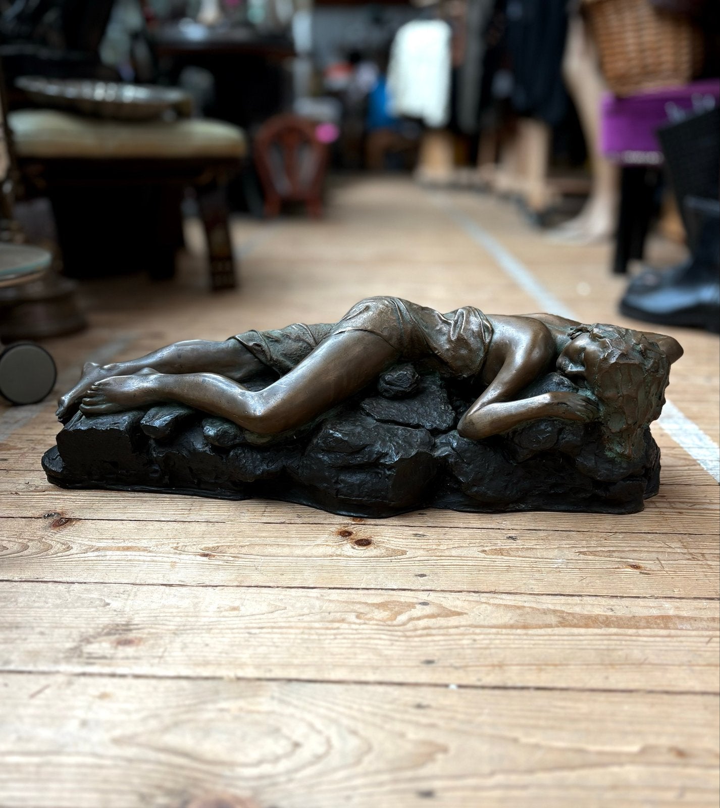 Groot Bronzen Beeld Liggende Vrouw, Beeld, Bruin, 50 - 100 cm, Ophalen of Verzenden