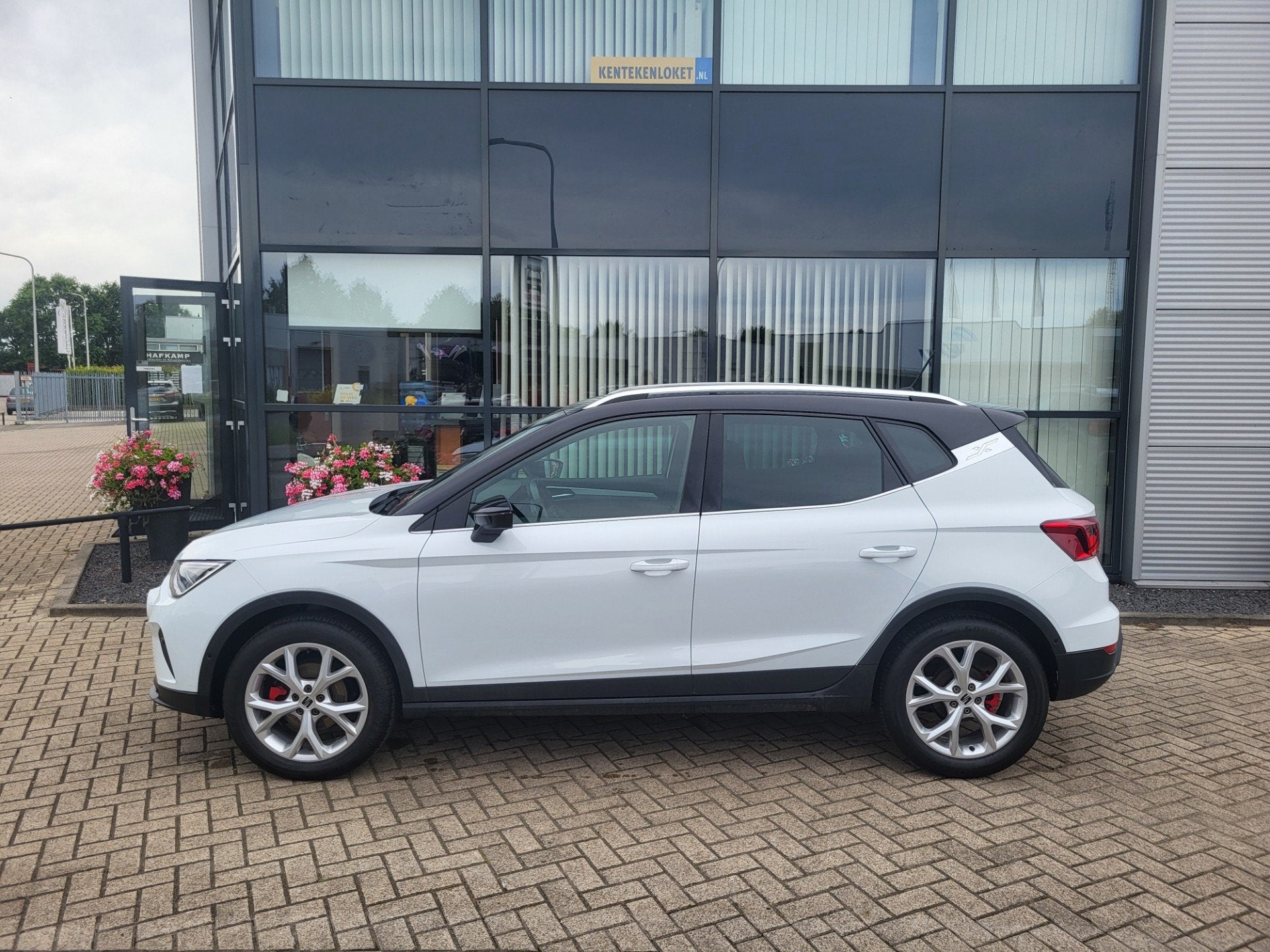 Seat ARONA, 4 cilinders, Wit, Leder, 630 kg