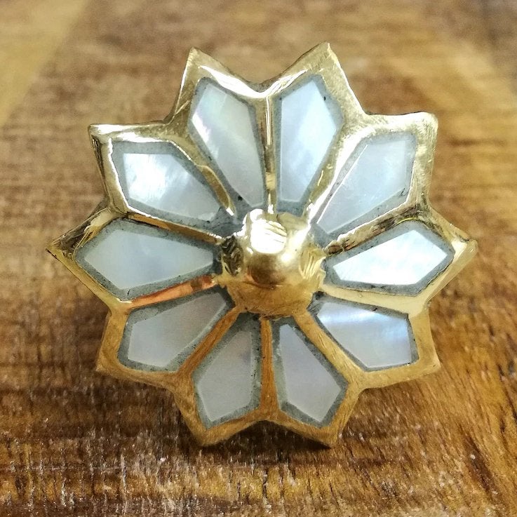 Parelmoer Bloem kastknop Messing - Handgemaakt, Almere, JoyClusive, Nieuw, Ophalen of Verzenden