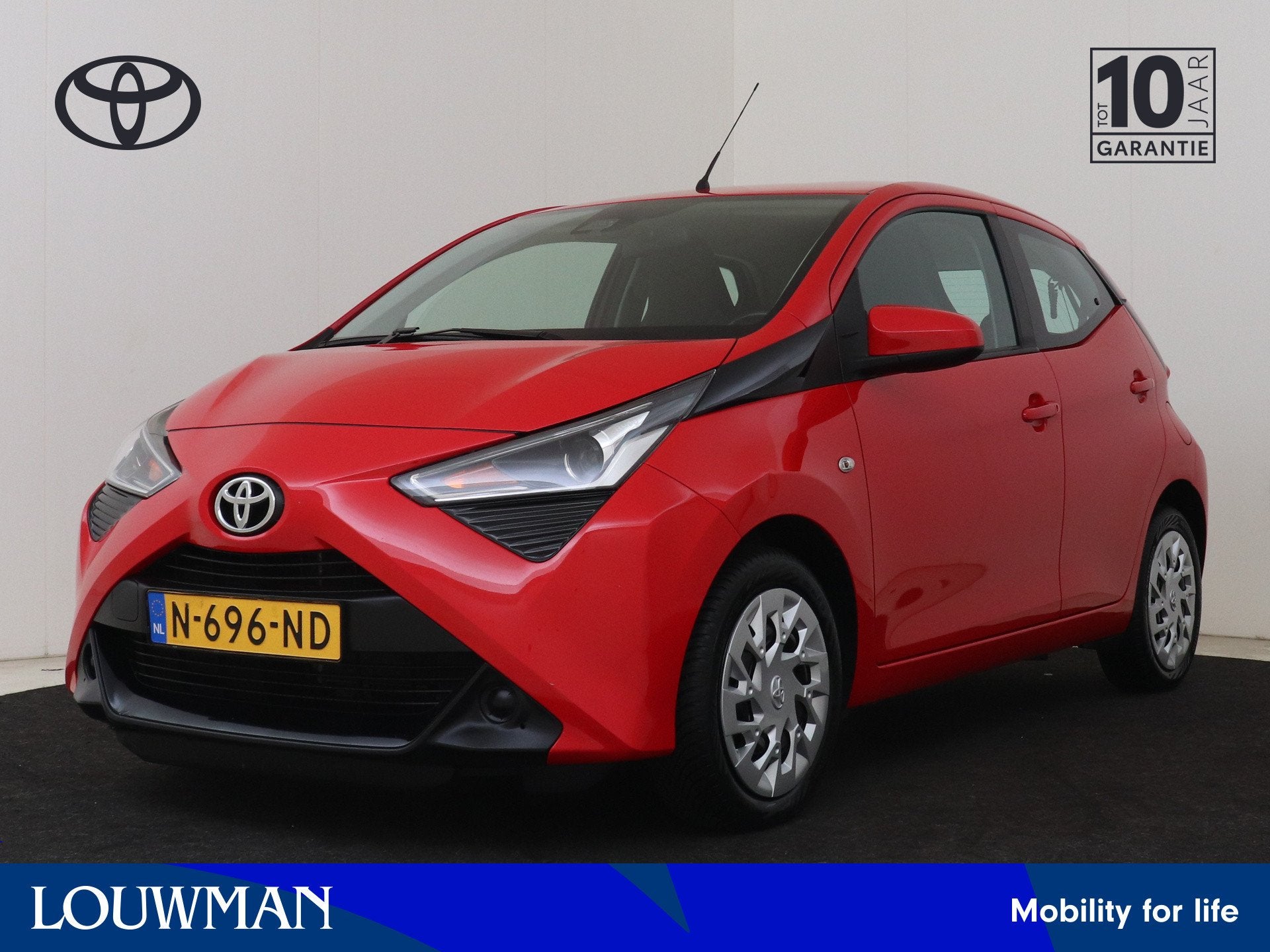 Toyota Aygo 1.0 VVT-i x-play | BTW voertuig | Dealer onderho, Stof, Gebruikt, 4 stoelen, Origineel Nederlands