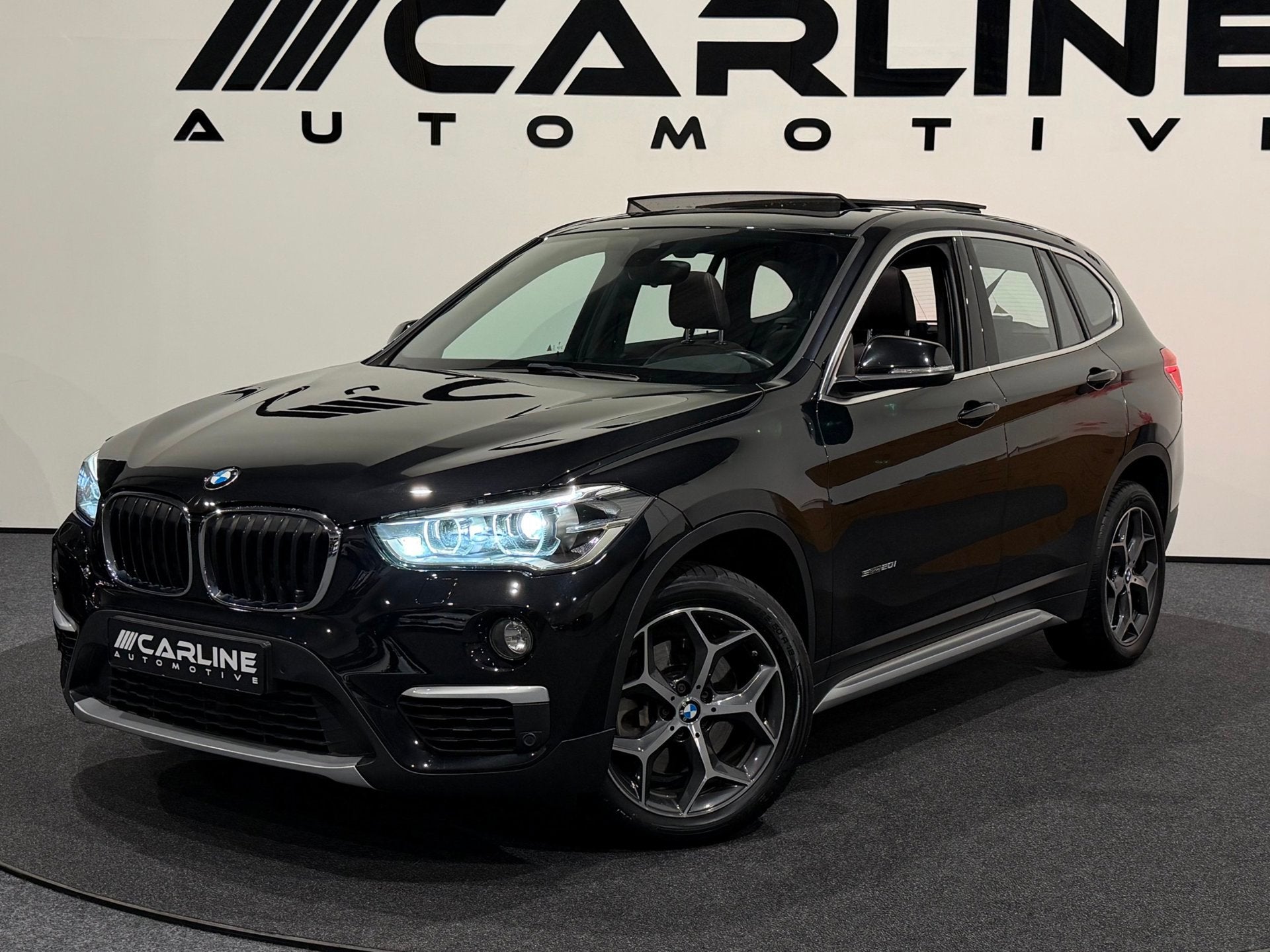 Foto 3 van BMW X1 sDrive20i xLine High Executive AUT. PANORAMA ACC HEAD