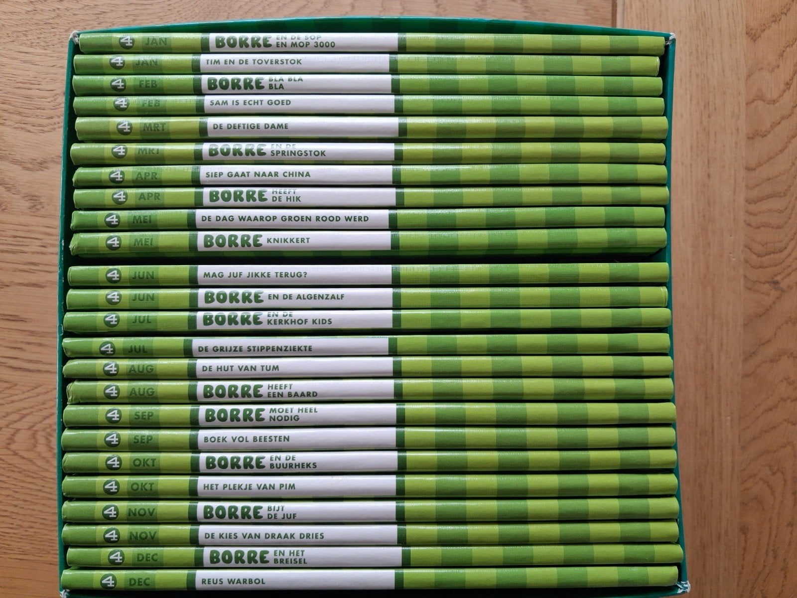 Borre leesboeken Komplete set in opbergbox vaste prijs 35 €, Boeken, Ophalen of Verzenden, Zo goed als nieuw, Fictie algemeen