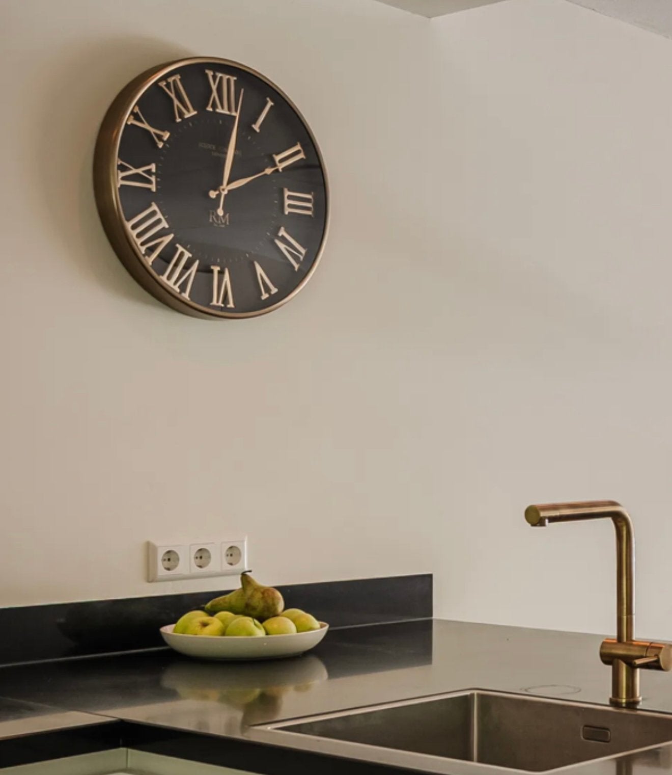 Riviera maison wandklok, Huis en Inrichting, Ophalen, Zo goed als nieuw, Wandklok