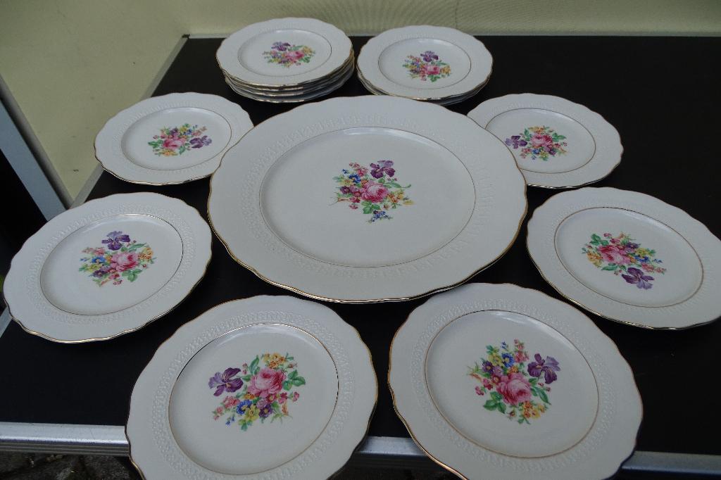 Gebaksstel met bloemen, Ophalen