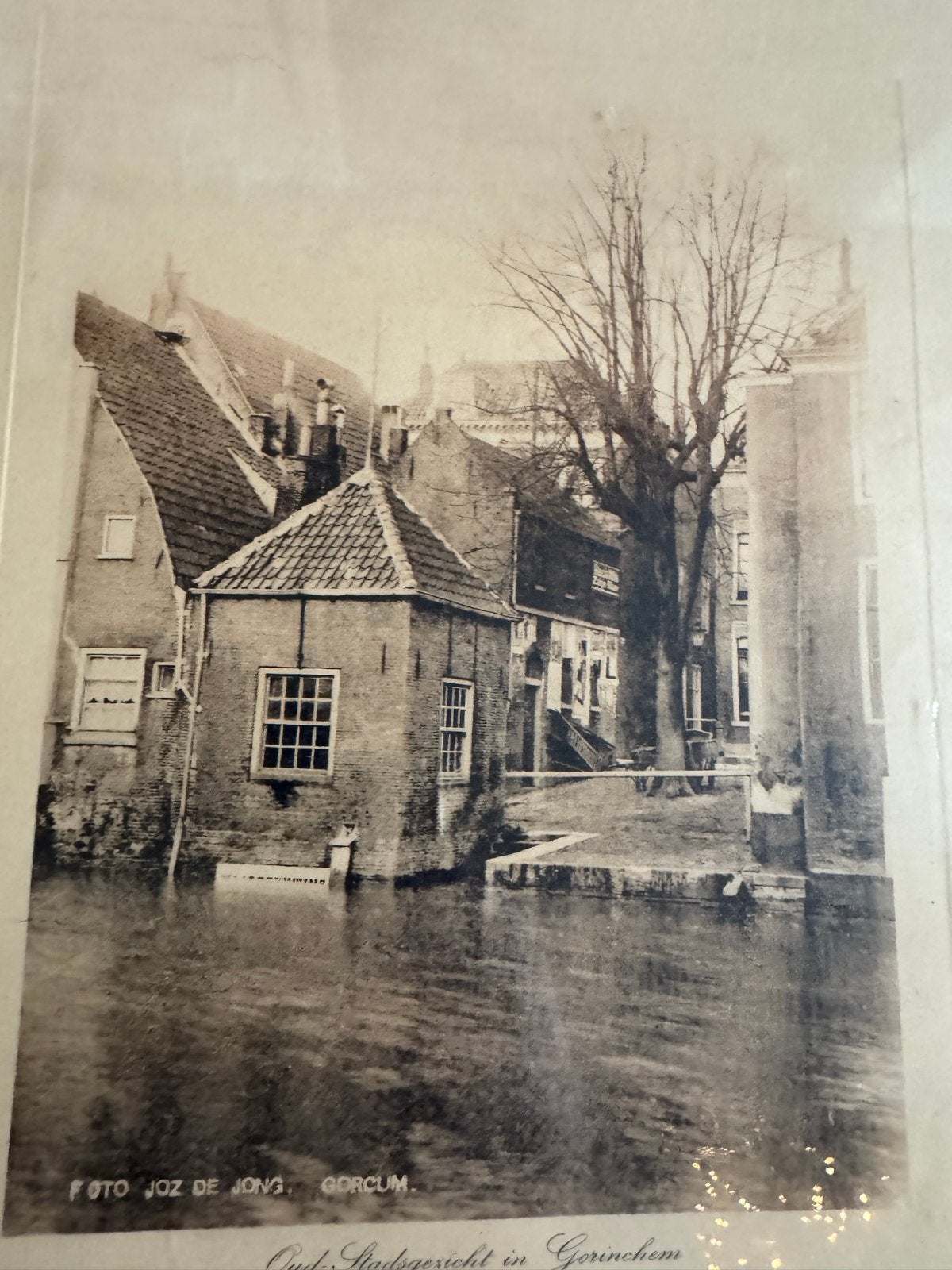Oude zwart-wit foto Gorinchem, ingelijst, Joz. De Jong, Ophalen of Verzenden, Foto, Fotografie, Ingelijst