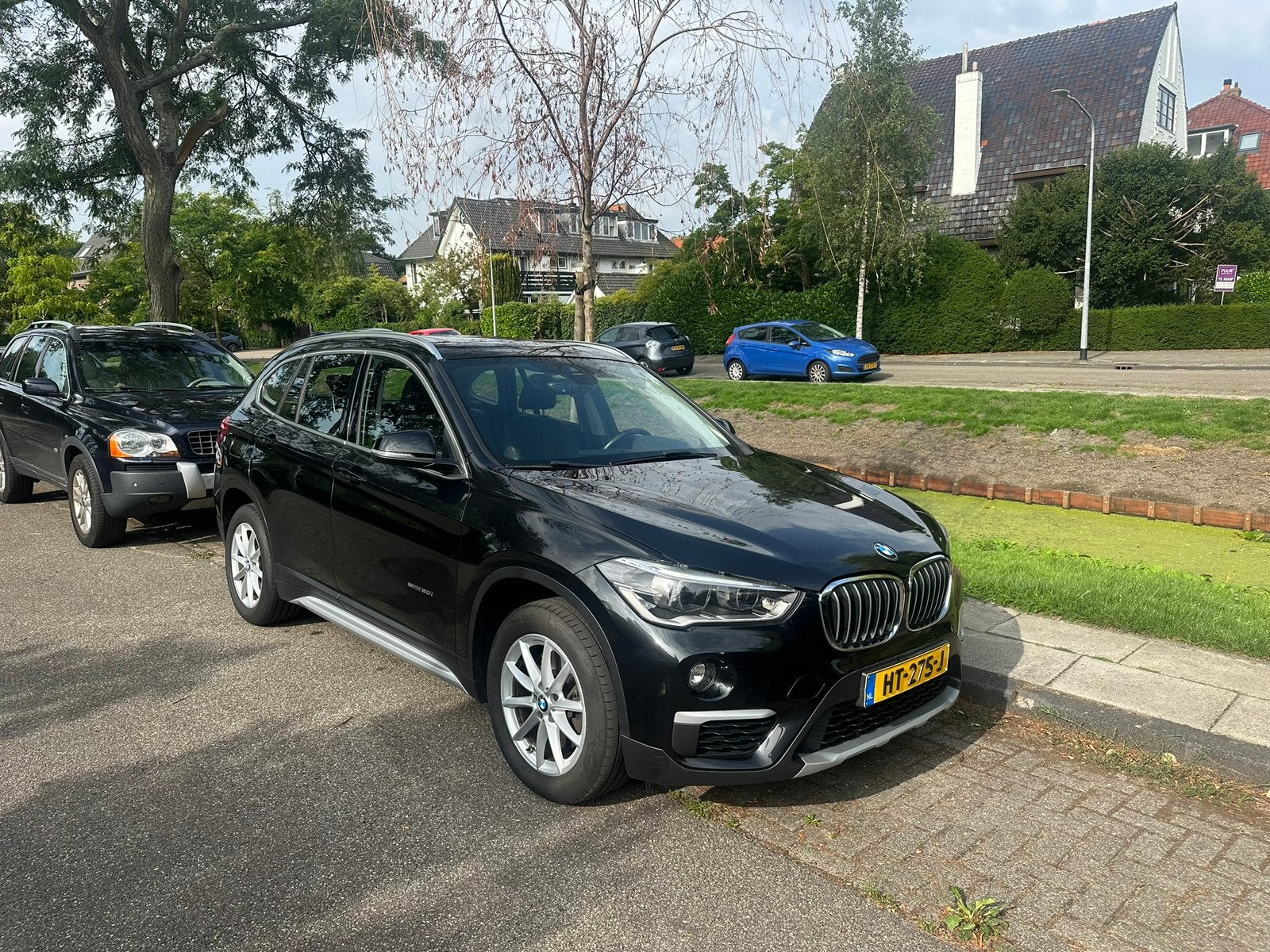 BMW X1 Sdrive20i Automaat / Nav / Pano / Leder / HUD / RVC, Auto's, 1998 cc, 1800 kg, Zwart, Particulier
