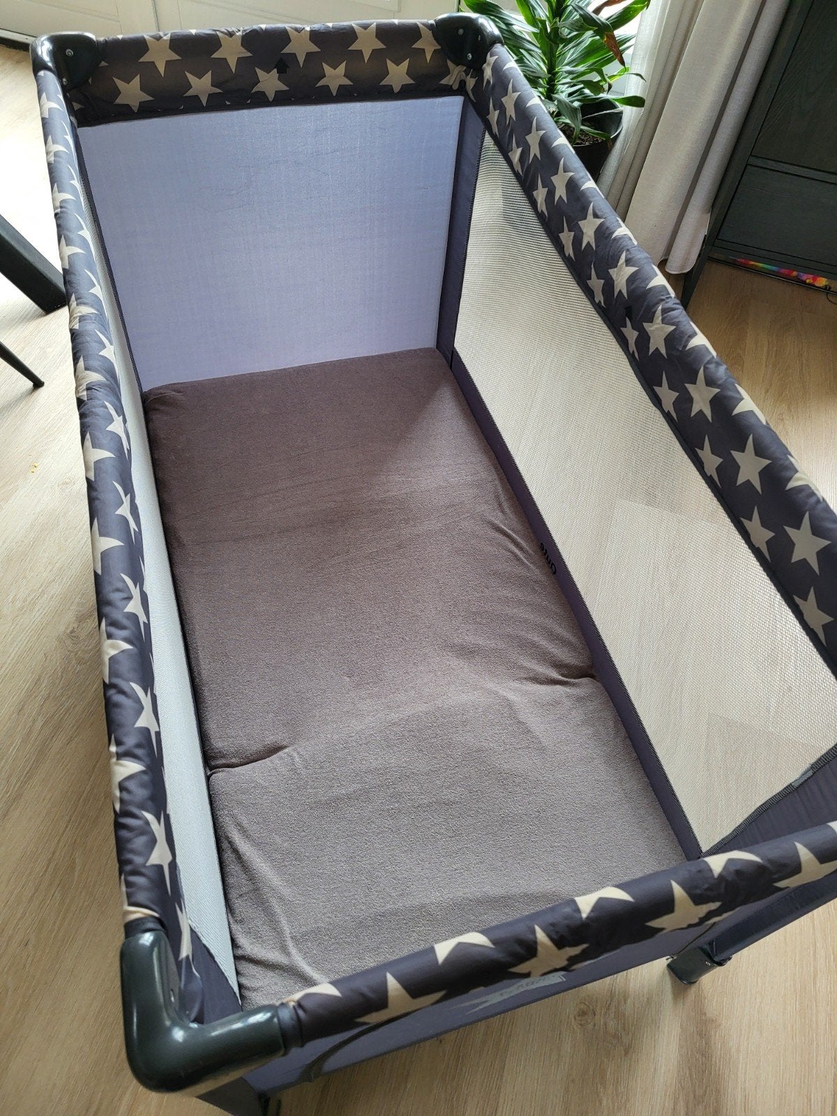 Qute Q-sleep Reisbedje / campingbedje, Kinderen en Baby's, Ophalen, Gebruikt, Reisbedje