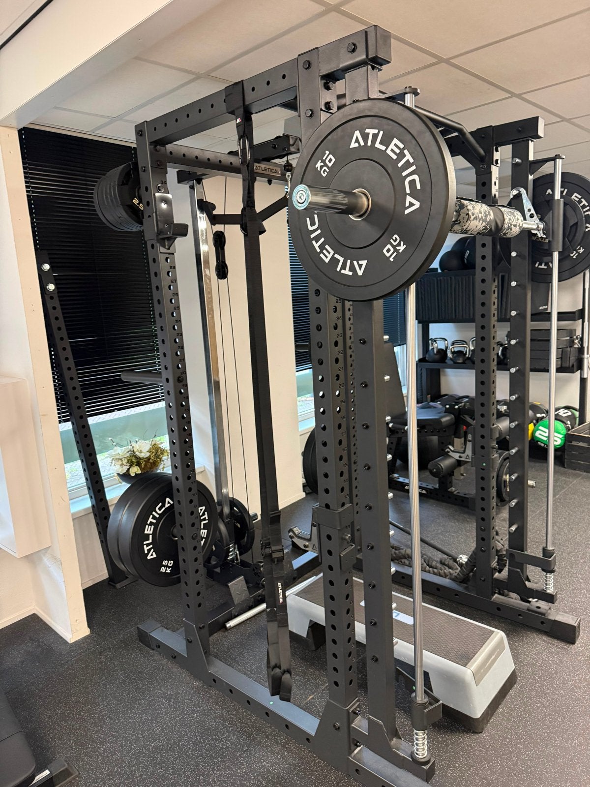 Athletica R7-forge smith machine met pulley, Sport en Fitness, Fitnessmaterialen, Ophalen, Athletica, Athletica, Athletica