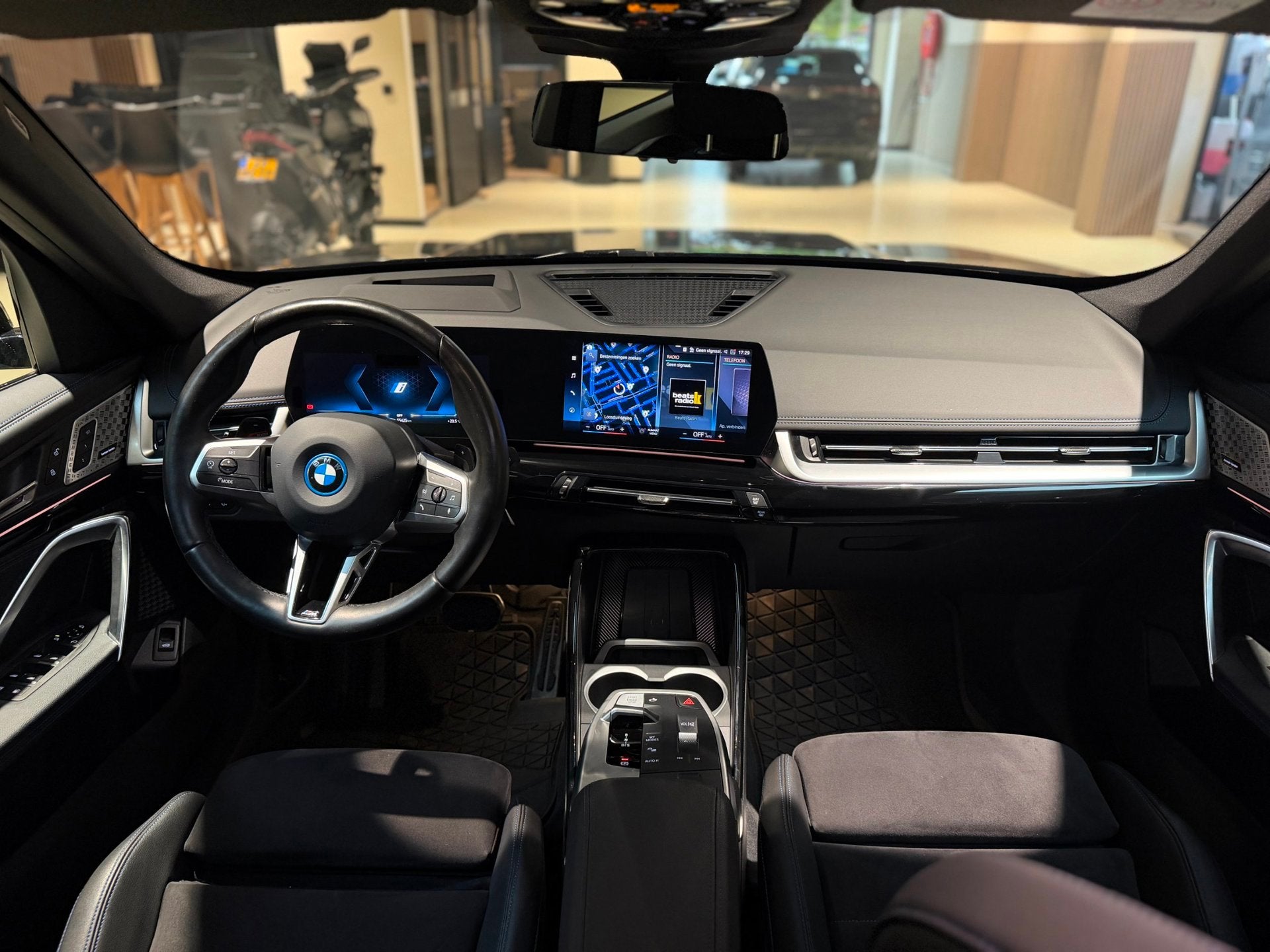 Foto 3 van BMW X1 XDrive30e|HUD|H&K|Massage|360|Pano|Keyless|Stuur+Stoe