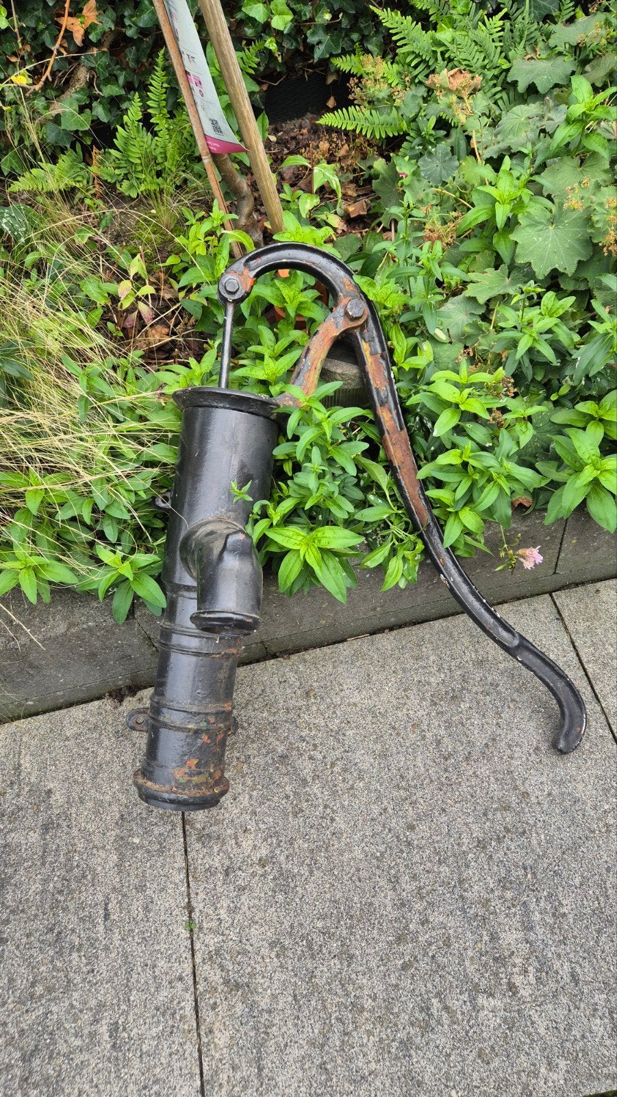 Oude gietijzeren handwaterpomp / zwengelpomp, Tuin en Terras, Ophalen of Verzenden, Gebruikt, Handmatig, Overige typen