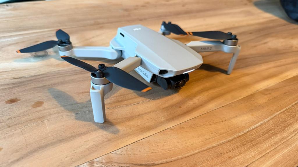 DJI mini 2 Fly combo. 4,5 vlieguren 2x drone, Ophalen of Verzenden