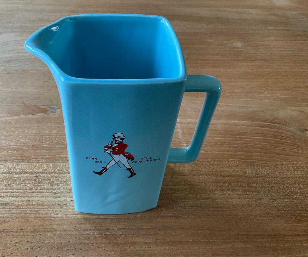 Johnnie Walker waterkan whisky jug Wade England lichtblauw, Verzamelen, Merken en Reclamevoorwerpen, Ophalen of Verzenden, Zo goed als nieuw