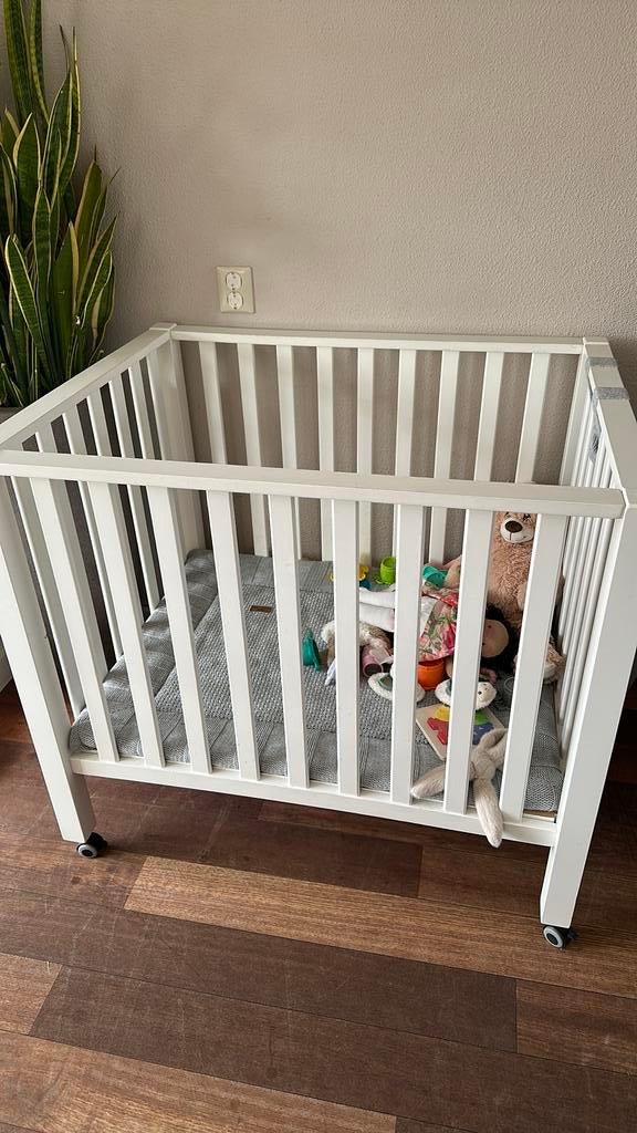 Box op wieltjes in hoogte verstelbaar, Kinderen en Baby's, Ophalen of Verzenden, Gebruikt, Rechthoekig, In hoogte verstelbaar